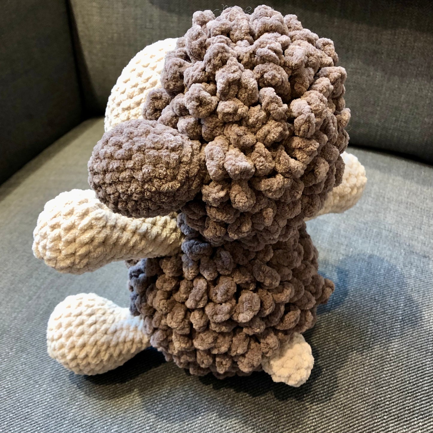 Kleines Schaf aus Chenille