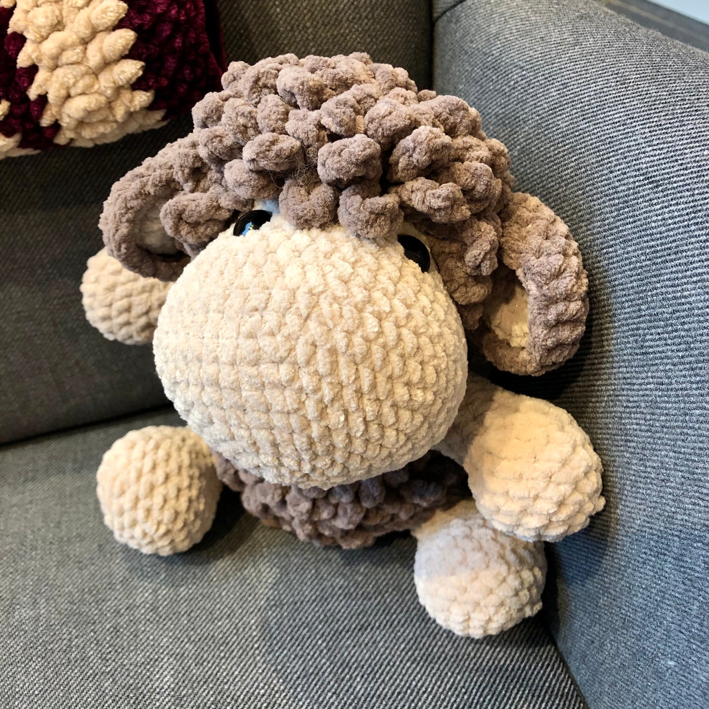 Kleines Schaf aus Chenille