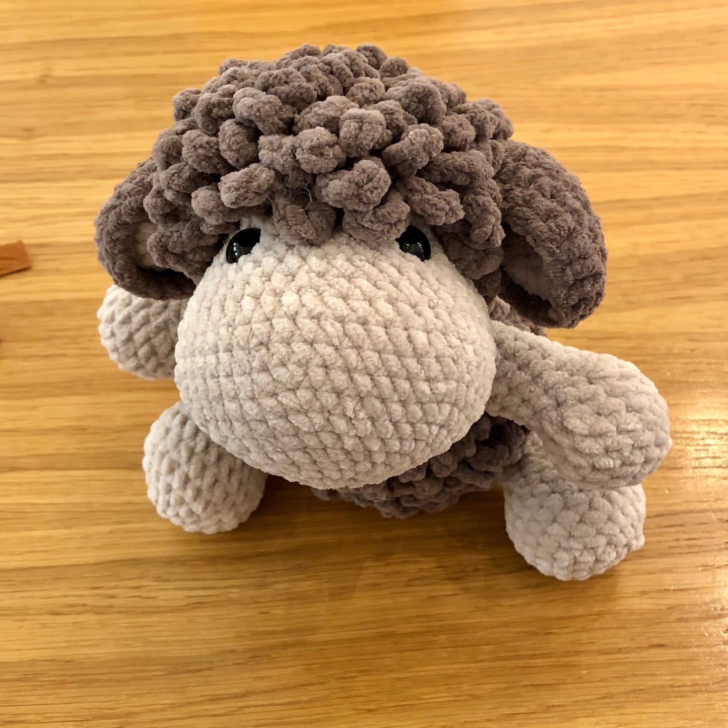 Kleines Schaf aus Chenille