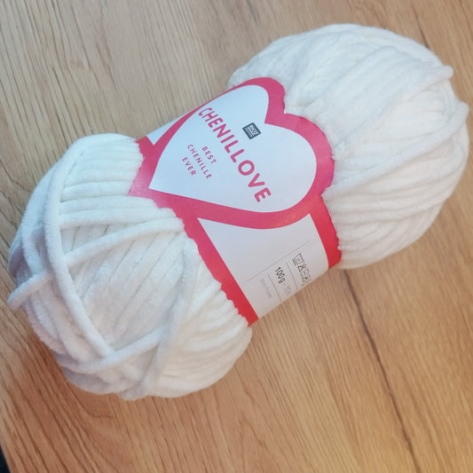 Chenillove / Knäuel 100g / 110m LL / 100% Polyester