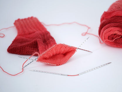 Addi CrasyTrio Novel Short 772-2 / Messingspitze weißbronziert / Stricknadeln für kleinere Projekte